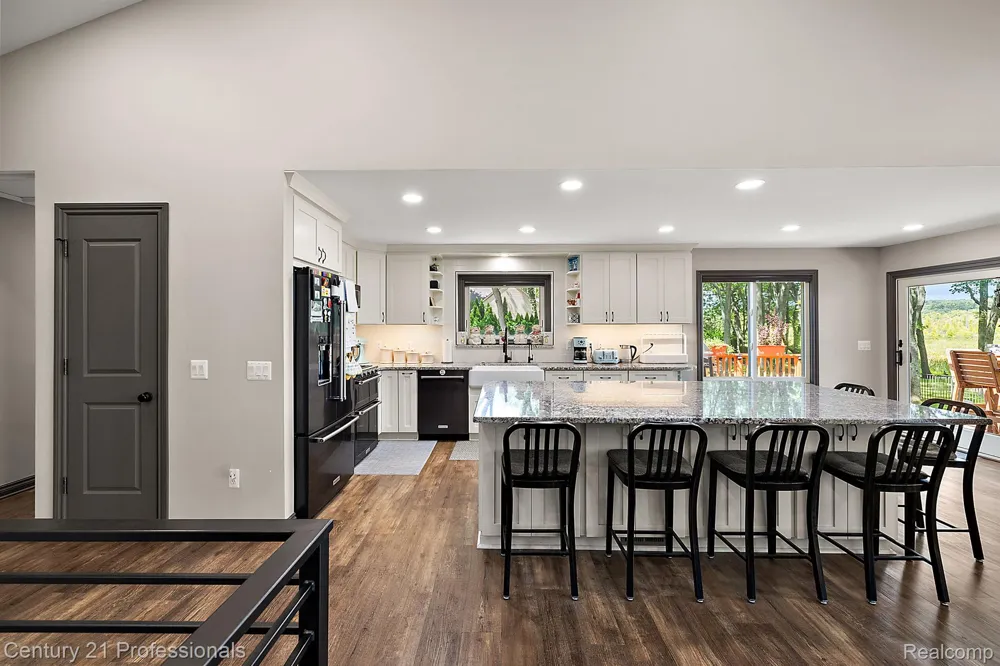 12120 SHAFFER ROAD Springfield Charter Township, MI 48350