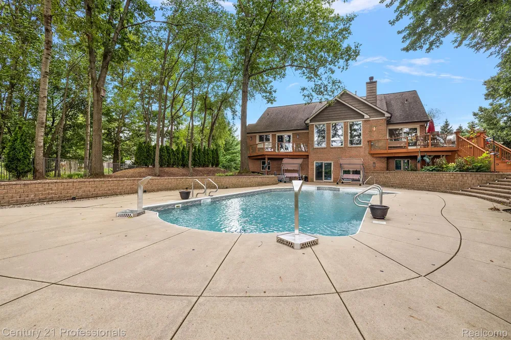12120 SHAFFER ROAD Springfield Charter Township, MI 48350