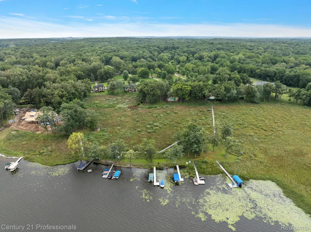 12120 SHAFFER ROAD Springfield Charter Township, MI 48350