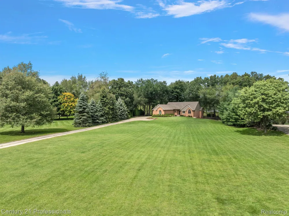 12120 SHAFFER ROAD Springfield Charter Township, MI 48350