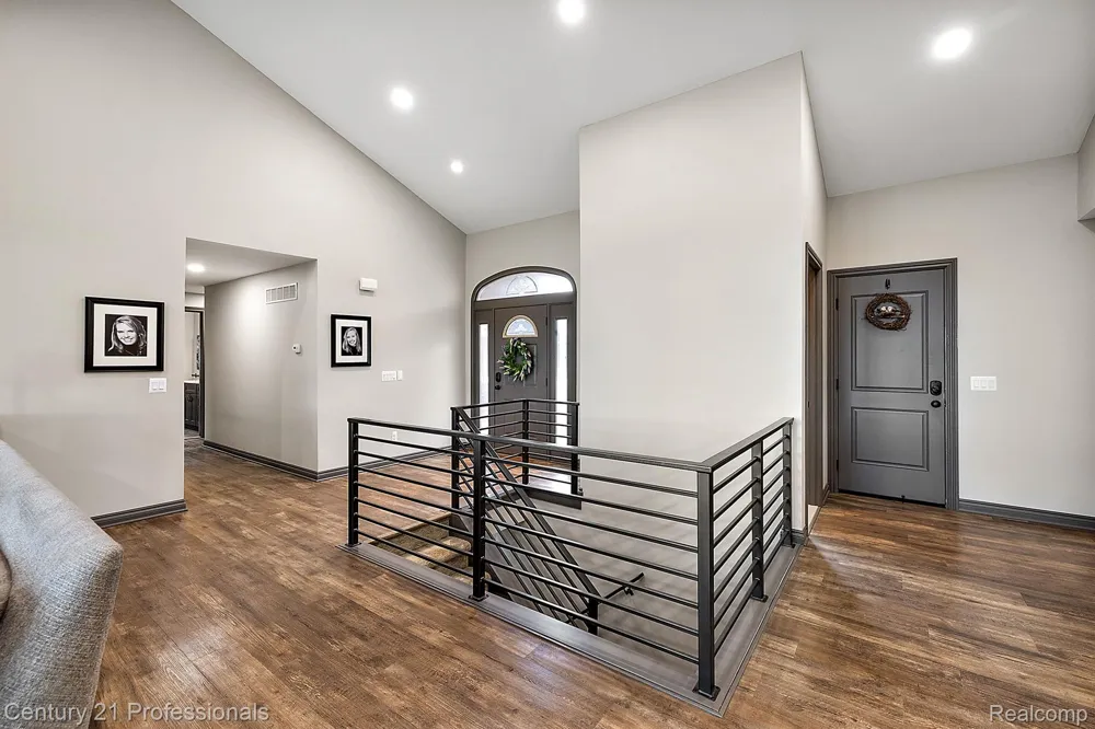 12120 SHAFFER ROAD Springfield Charter Township, MI 48350