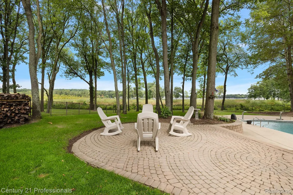 12120 SHAFFER ROAD Springfield Charter Township, MI 48350