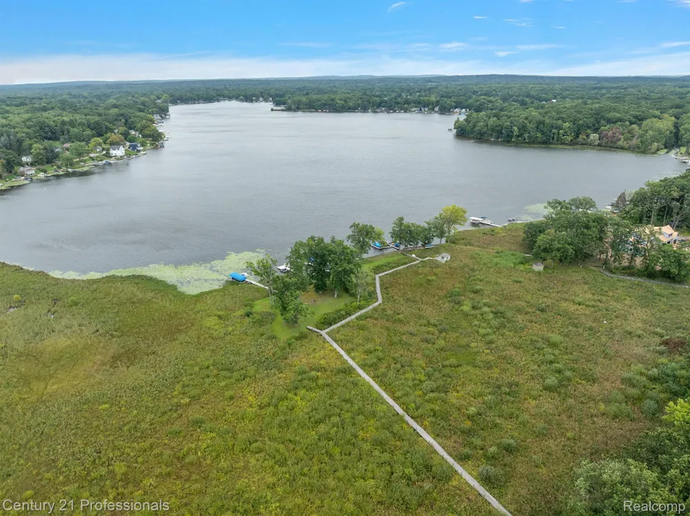 12120 SHAFFER ROAD Springfield Charter Township, MI 48350