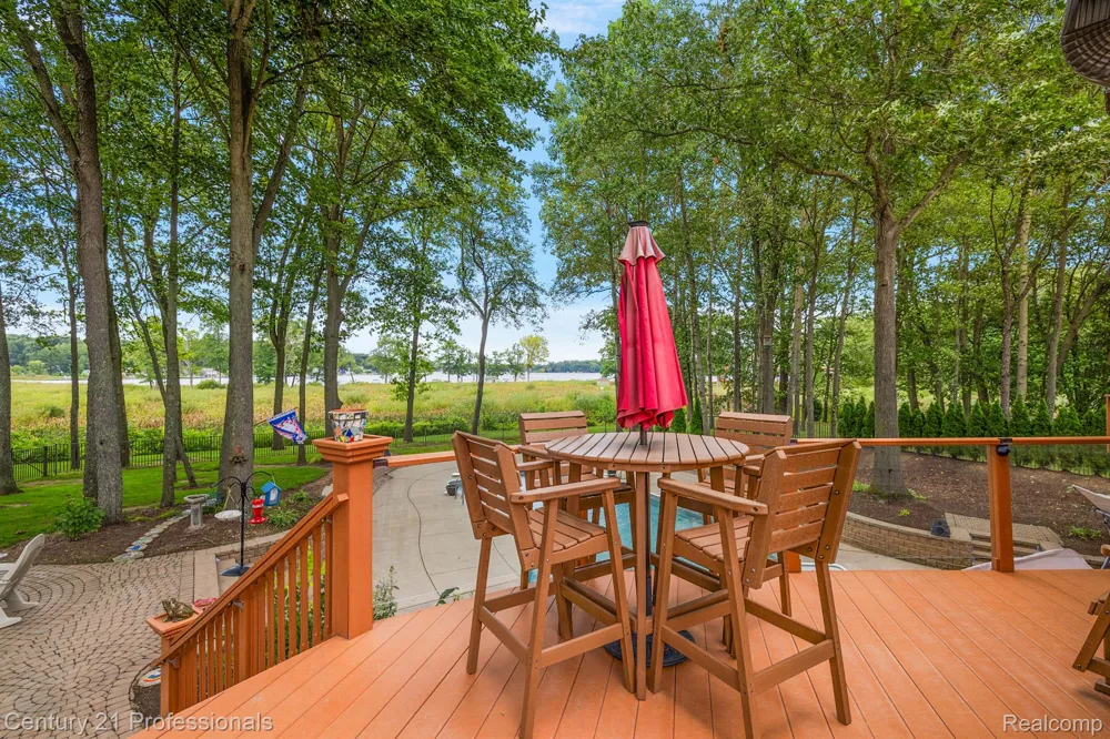 12120 SHAFFER ROAD Springfield Charter Township, MI 48350