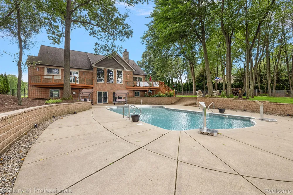 12120 SHAFFER ROAD Springfield Charter Township, MI 48350