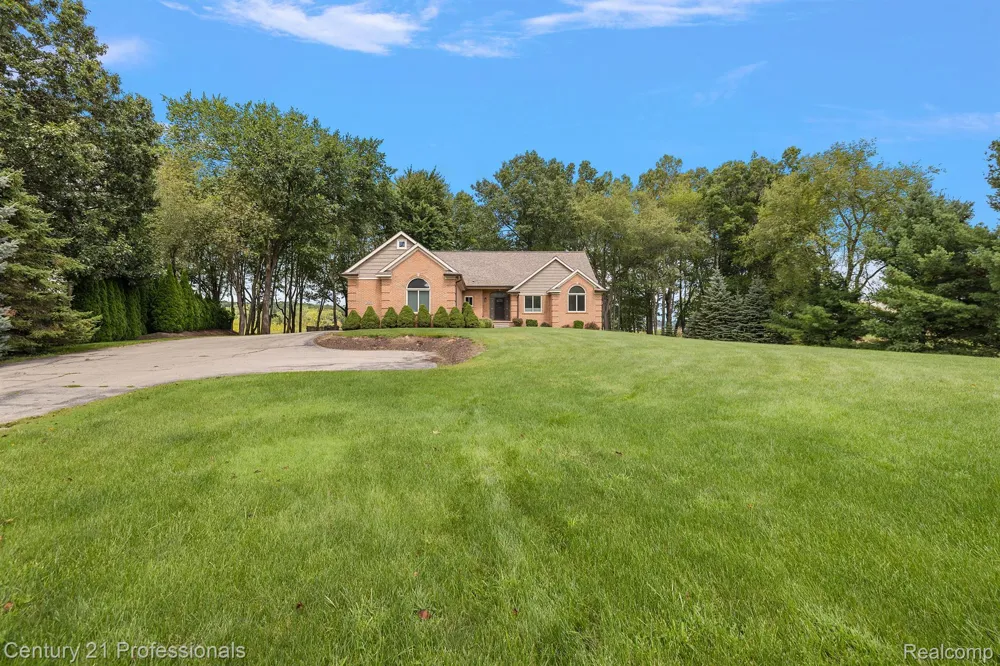 12120 SHAFFER ROAD Springfield Charter Township, MI 48350