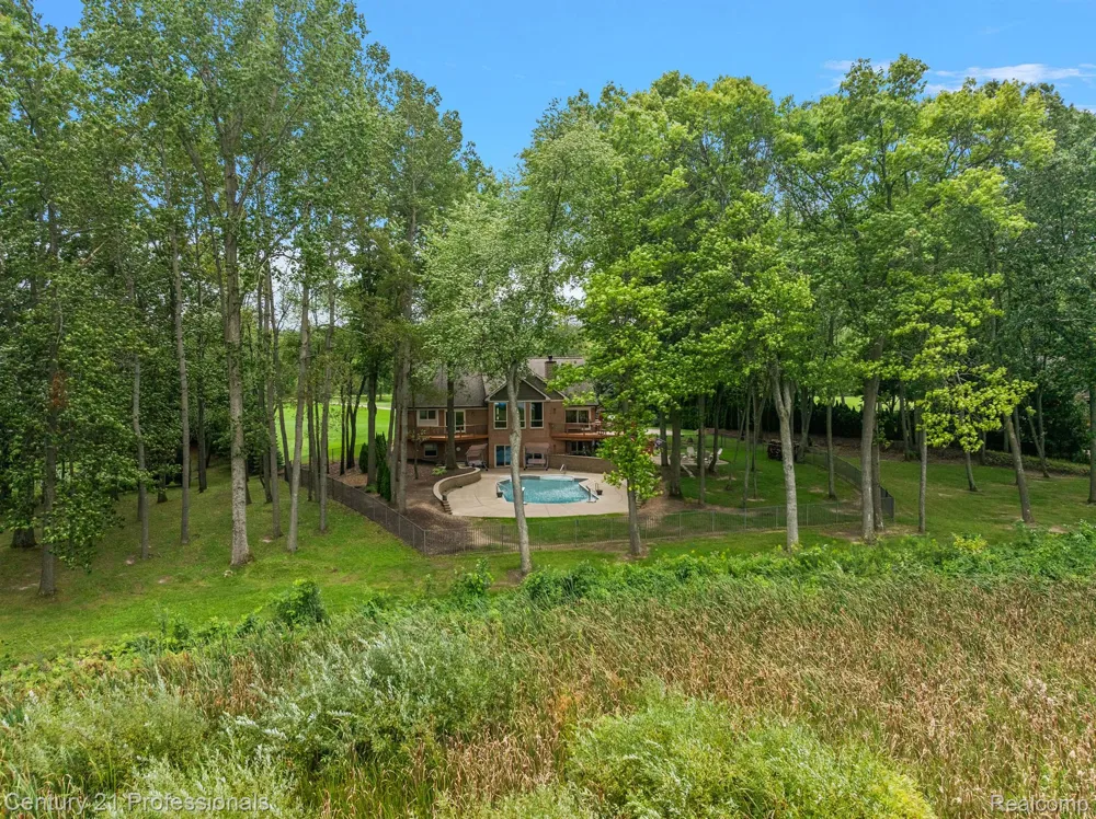 12120 SHAFFER ROAD Springfield Charter Township, MI 48350