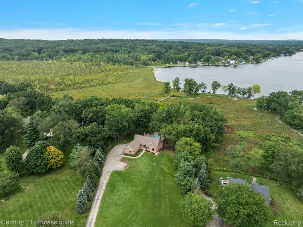 12120 SHAFFER ROAD Springfield Charter Township, MI 48350
