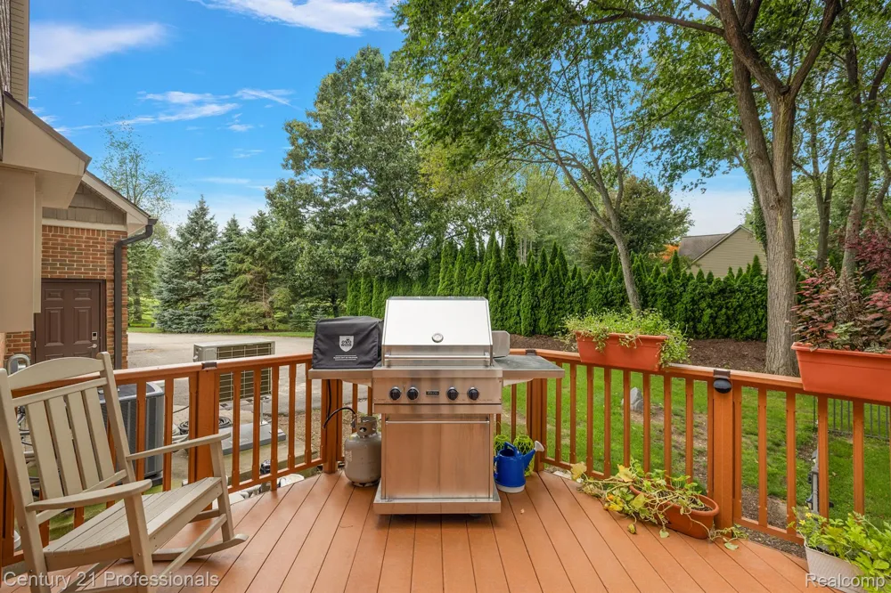 12120 SHAFFER ROAD Springfield Charter Township, MI 48350