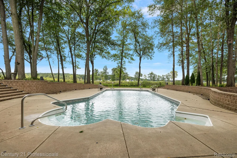 12120 SHAFFER ROAD Springfield Charter Township, MI 48350