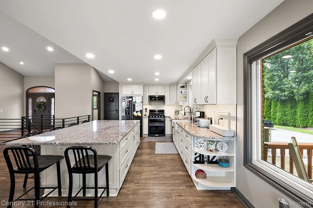 12120 SHAFFER ROAD Springfield Charter Township, MI 48350