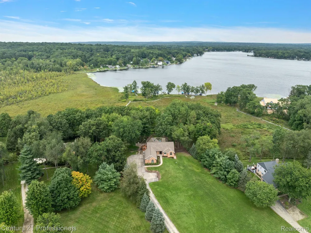 12120 SHAFFER ROAD Springfield Charter Township, MI 48350