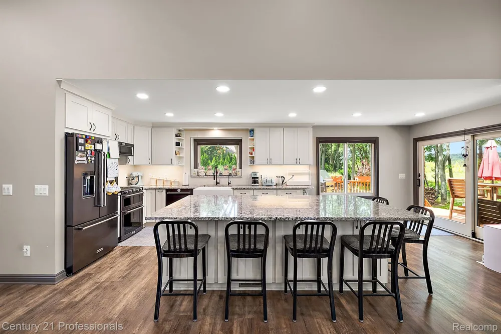 12120 SHAFFER ROAD Springfield Charter Township, MI 48350