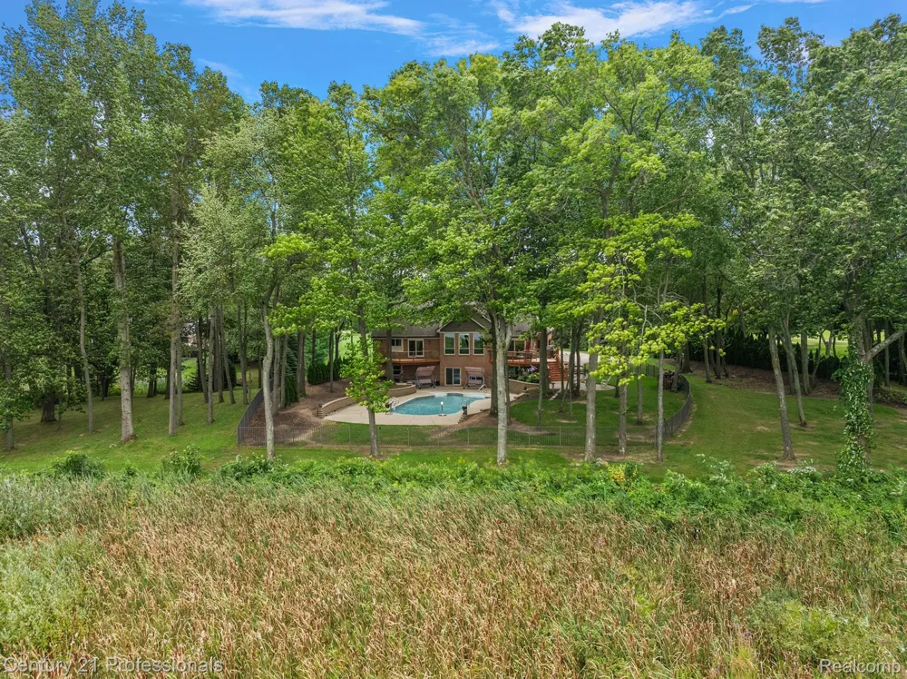 12120 SHAFFER ROAD Springfield Charter Township, MI 48350