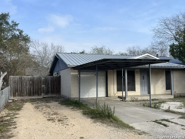 803 Continental Three Rivers, TX 78071