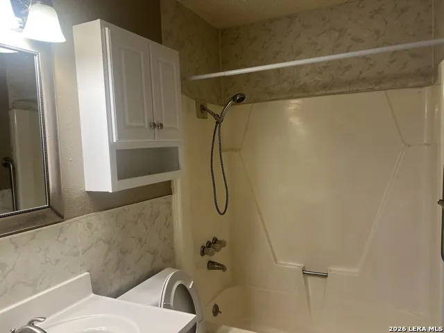 803 Continental Three Rivers, TX 78071