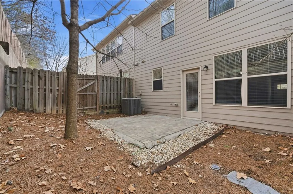 1697 Paxton Lane SW Lilburn, GA 30047