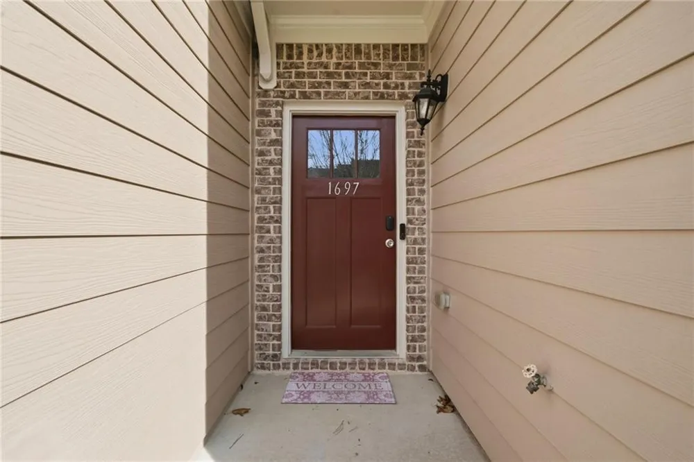 1697 Paxton Lane SW Lilburn, GA 30047