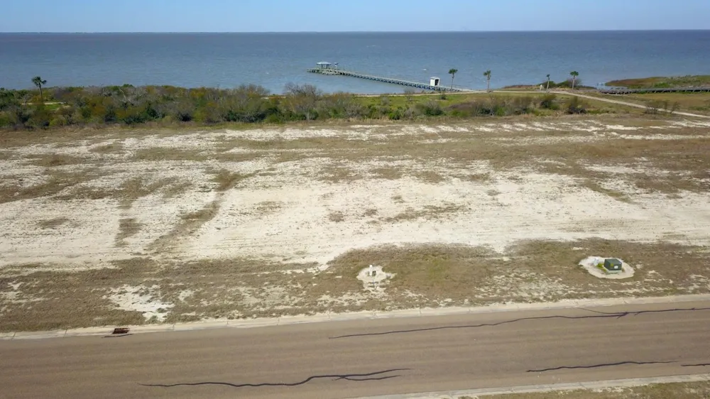 43 Bay Club Drive Seadrift, TX 77983