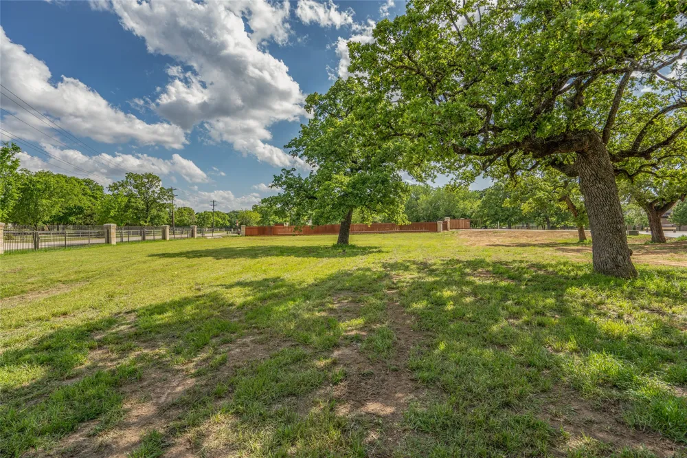 725 Sutton Lane Copper Canyon, TX 76226