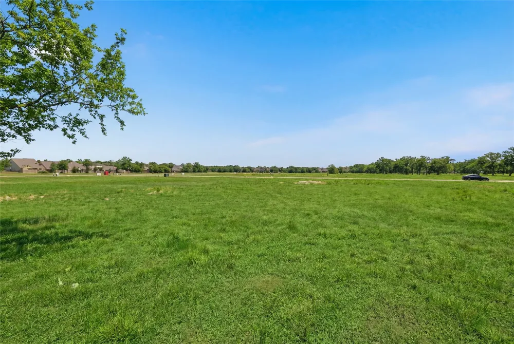 725 Sutton Lane Copper Canyon, TX 76226