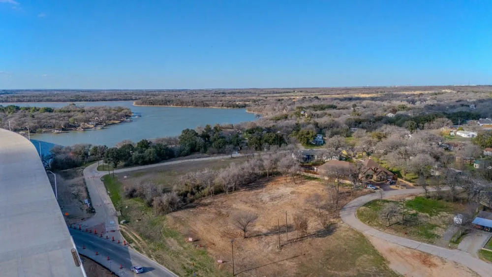 7100 Lake Worth Boulevard Lake Worth, TX 76135