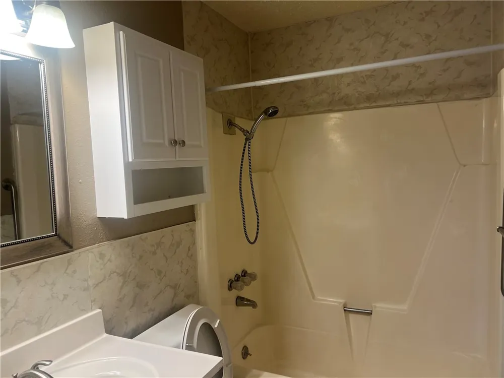 803 Continental Drive Three Rivers, TX 78071