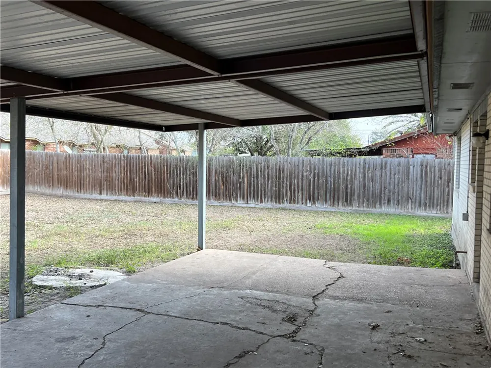 803 Continental Drive Three Rivers, TX 78071