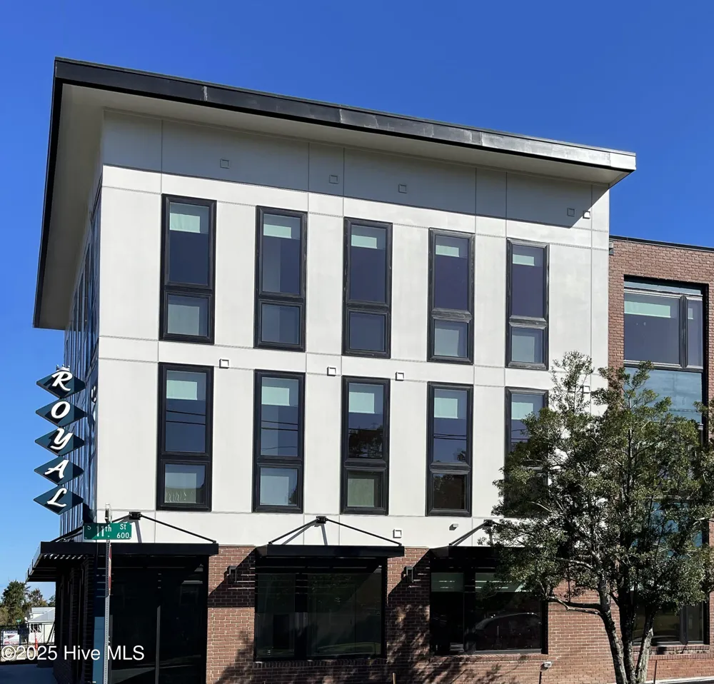 1102 Castle Street #202