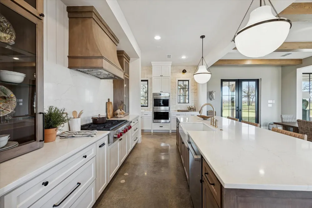 5655 Brazos Bow Way Washington, TX 77880