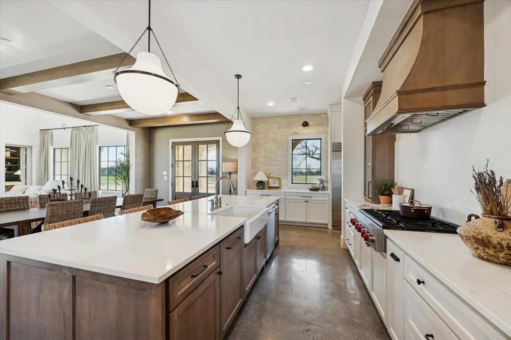 5655 Brazos Bow Way Washington, TX 77880