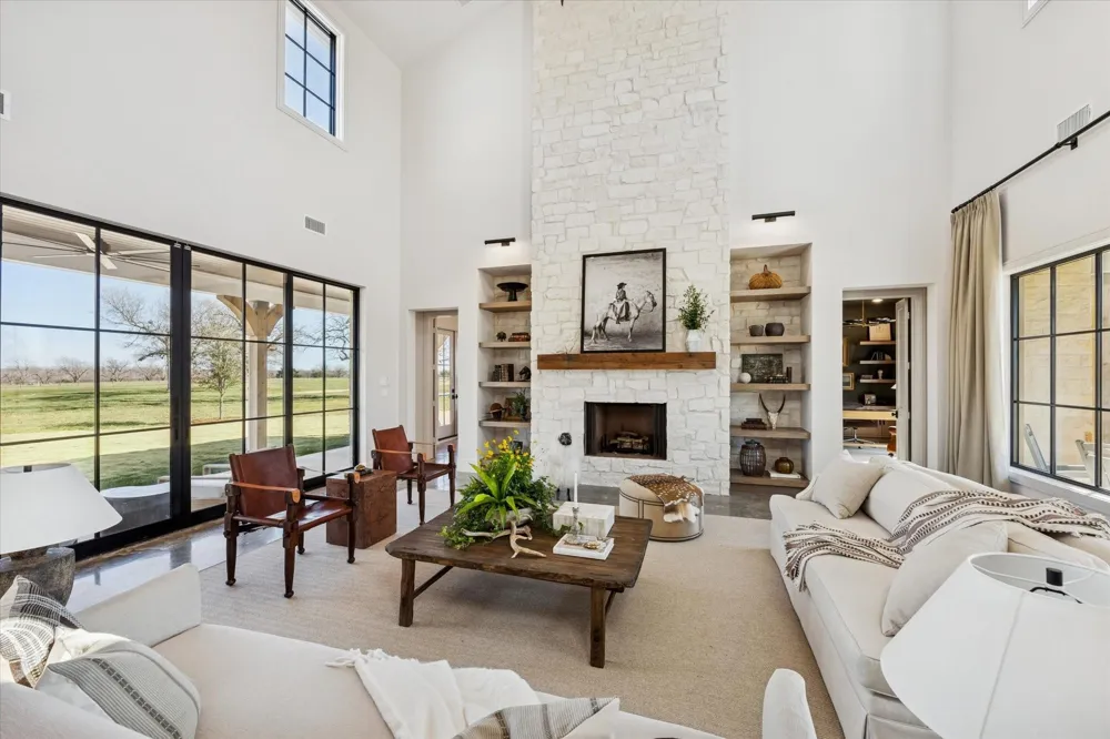 5655 Brazos Bow Way Washington, TX 77880