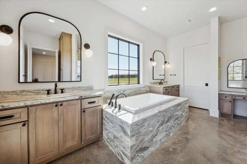 5655 Brazos Bow Way Washington, TX 77880