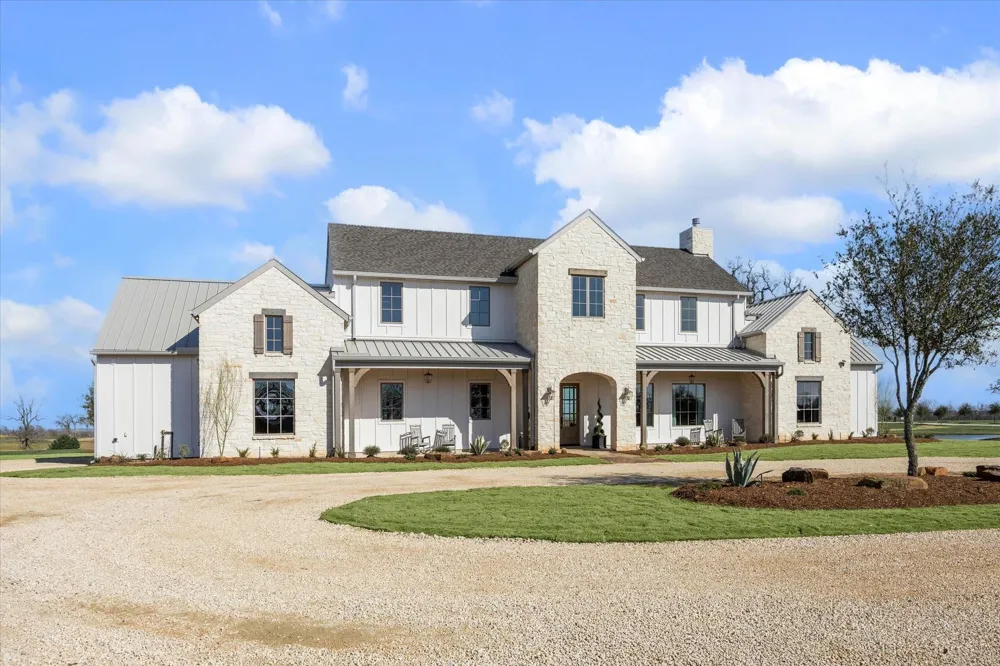 5655 Brazos Bow Way Washington, TX 77880