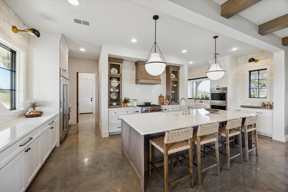 5655 Brazos Bow Way Washington, TX 77880