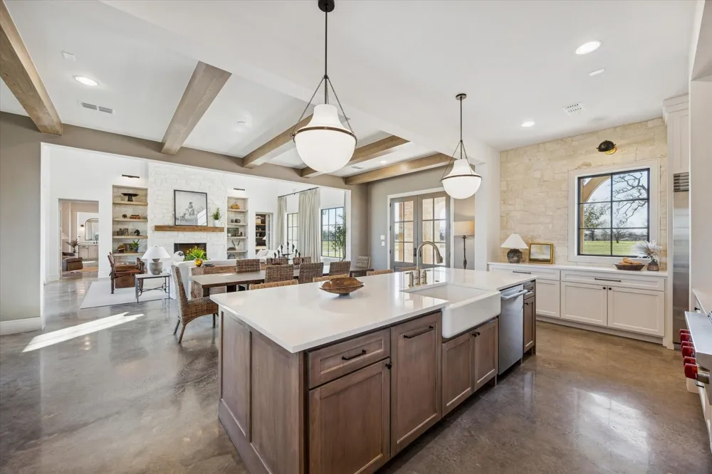 5655 Brazos Bow Way Washington, TX 77880
