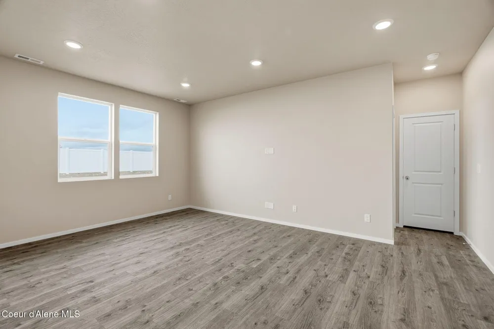 3279 Corvus Street Post Falls, ID 83854
