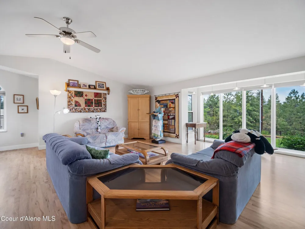 10916 E Rinear Road Valleyford, WA 99036