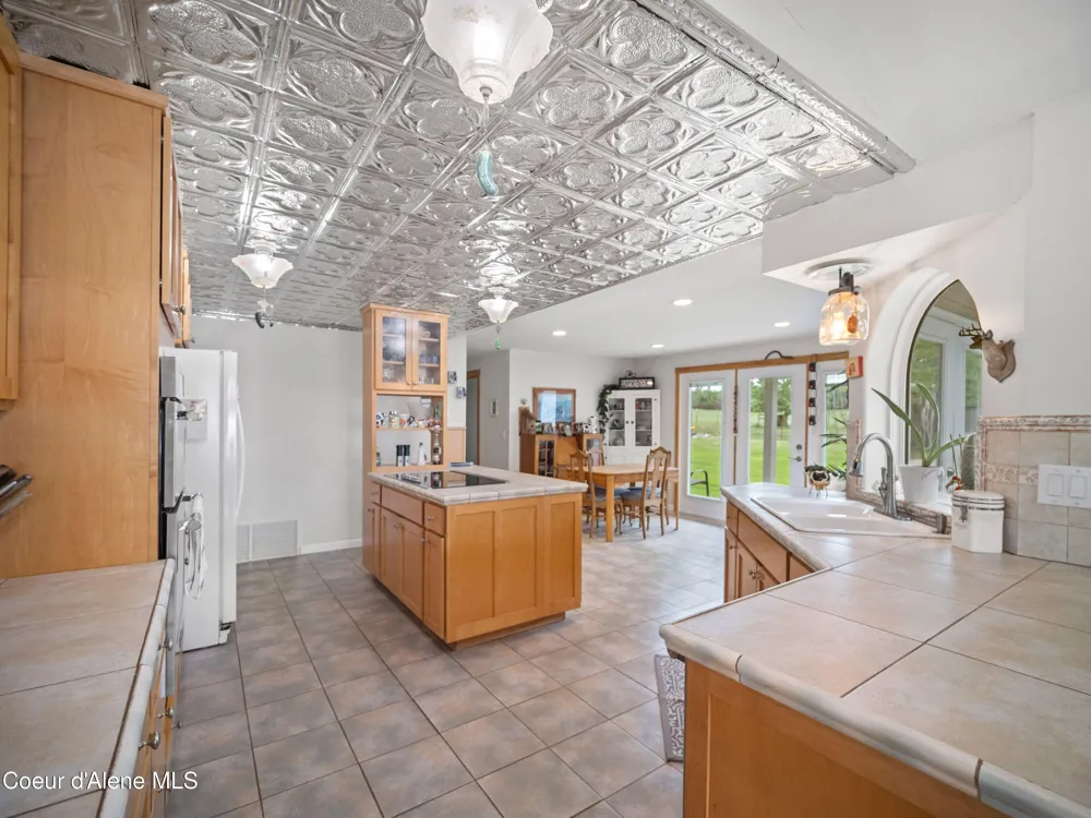 10916 E Rinear Road Valleyford, WA 99036