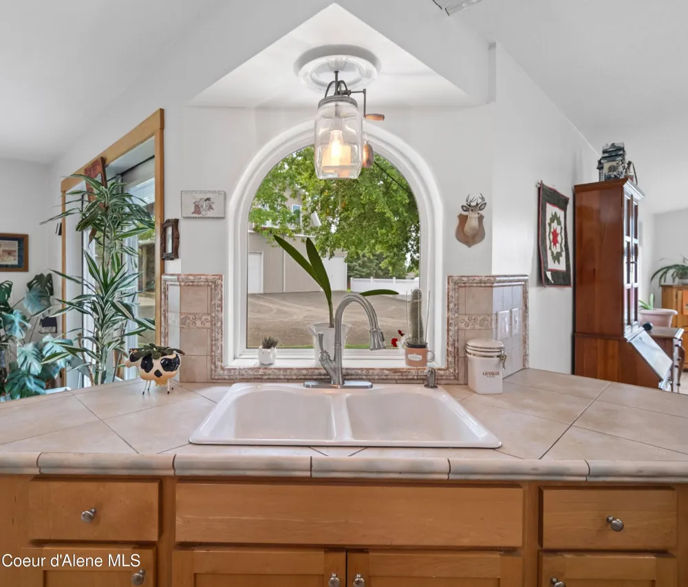 10916 E Rinear Road Valleyford, WA 99036