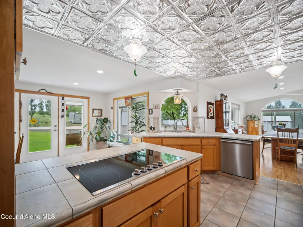 10916 E Rinear Road Valleyford, WA 99036