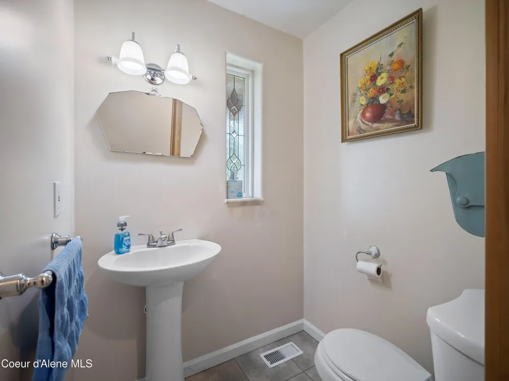 10916 E Rinear Road Valleyford, WA 99036