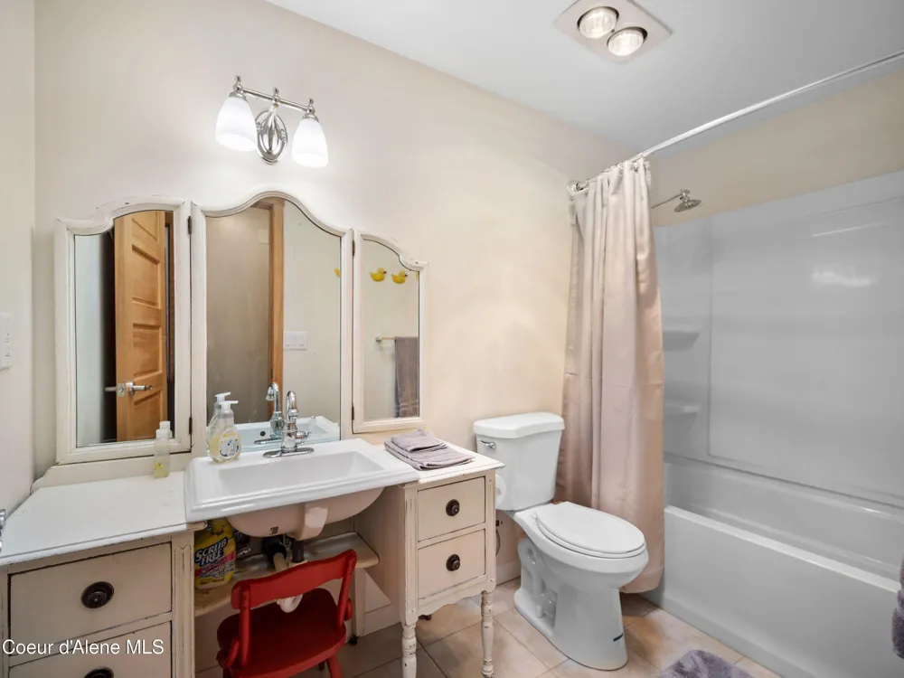 10916 E Rinear Road Valleyford, WA 99036