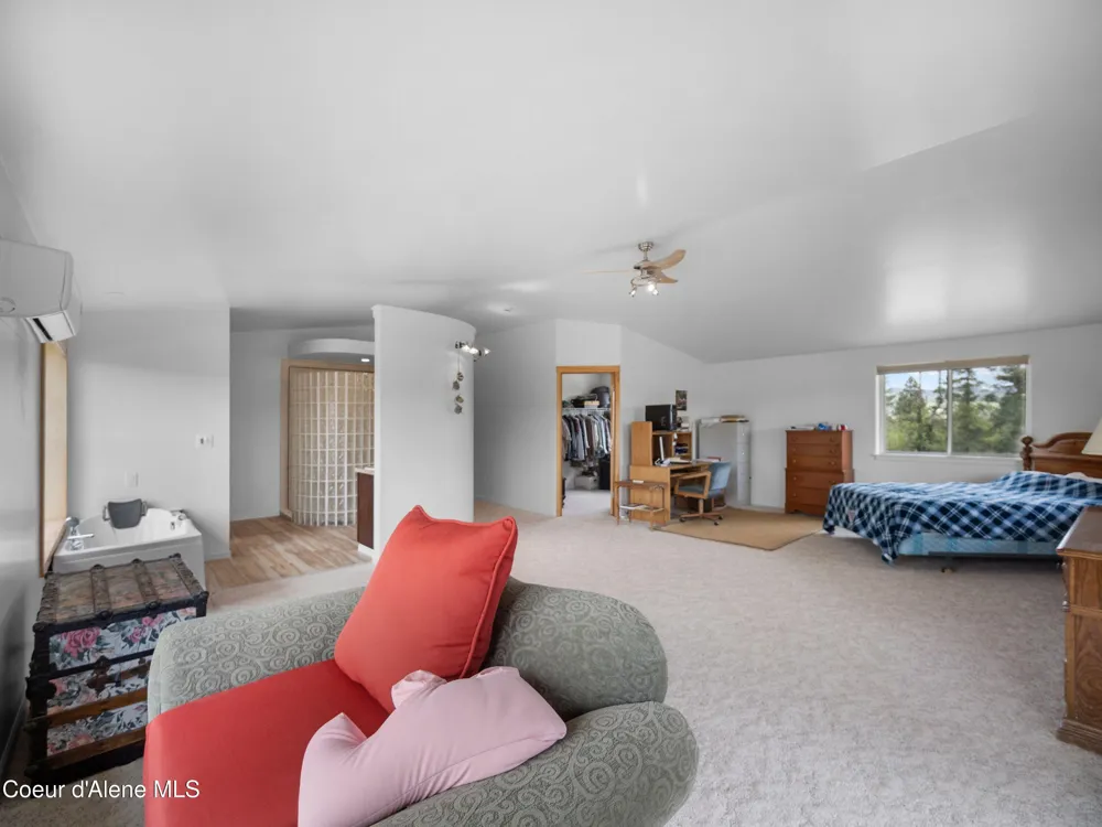10916 E Rinear Road Valleyford, WA 99036