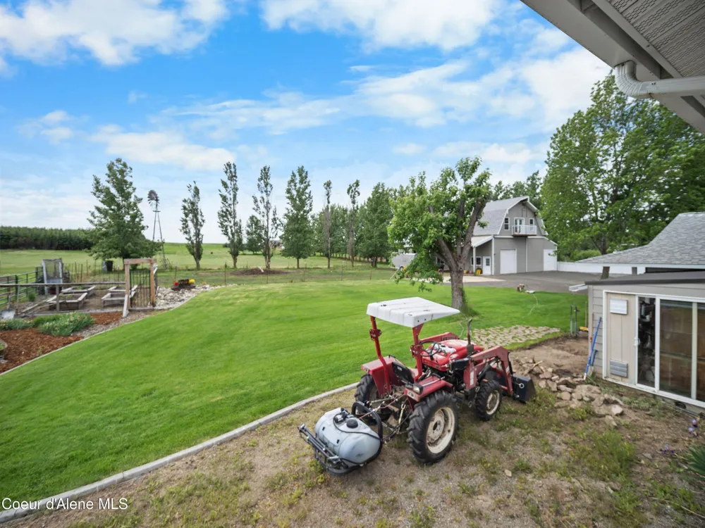 10916 E Rinear Road Valleyford, WA 99036