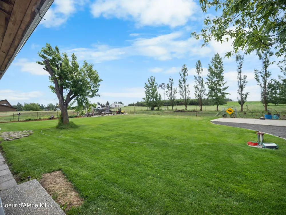 10916 E Rinear Road Valleyford, WA 99036