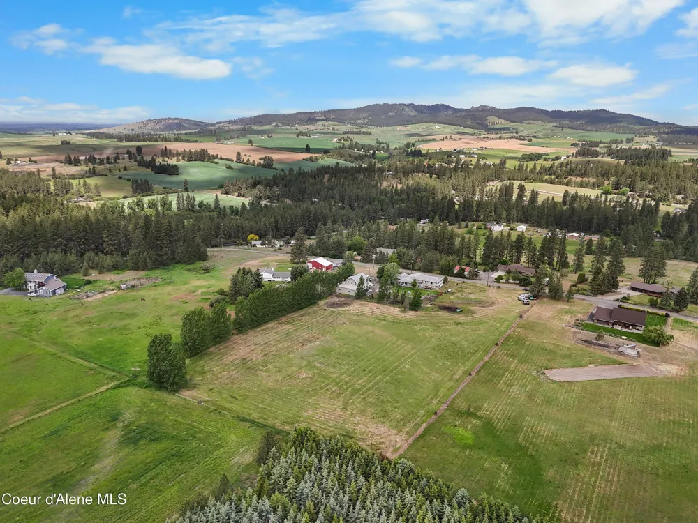 10916 E Rinear Road Valleyford, WA 99036