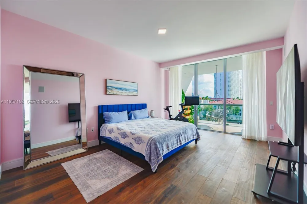 3250 NE 188th St #404 Aventura, FL 33180