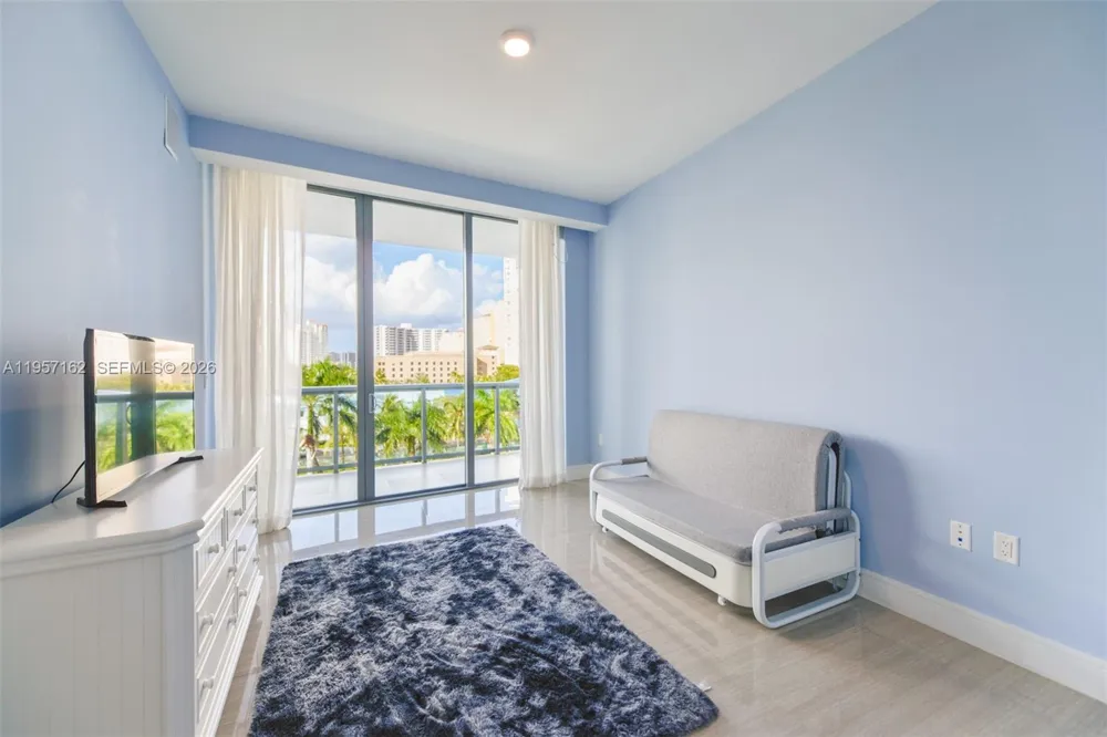 3250 NE 188th St #404 Aventura, FL 33180