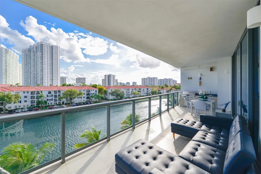 3250 NE 188th St #404 Aventura, FL 33180
